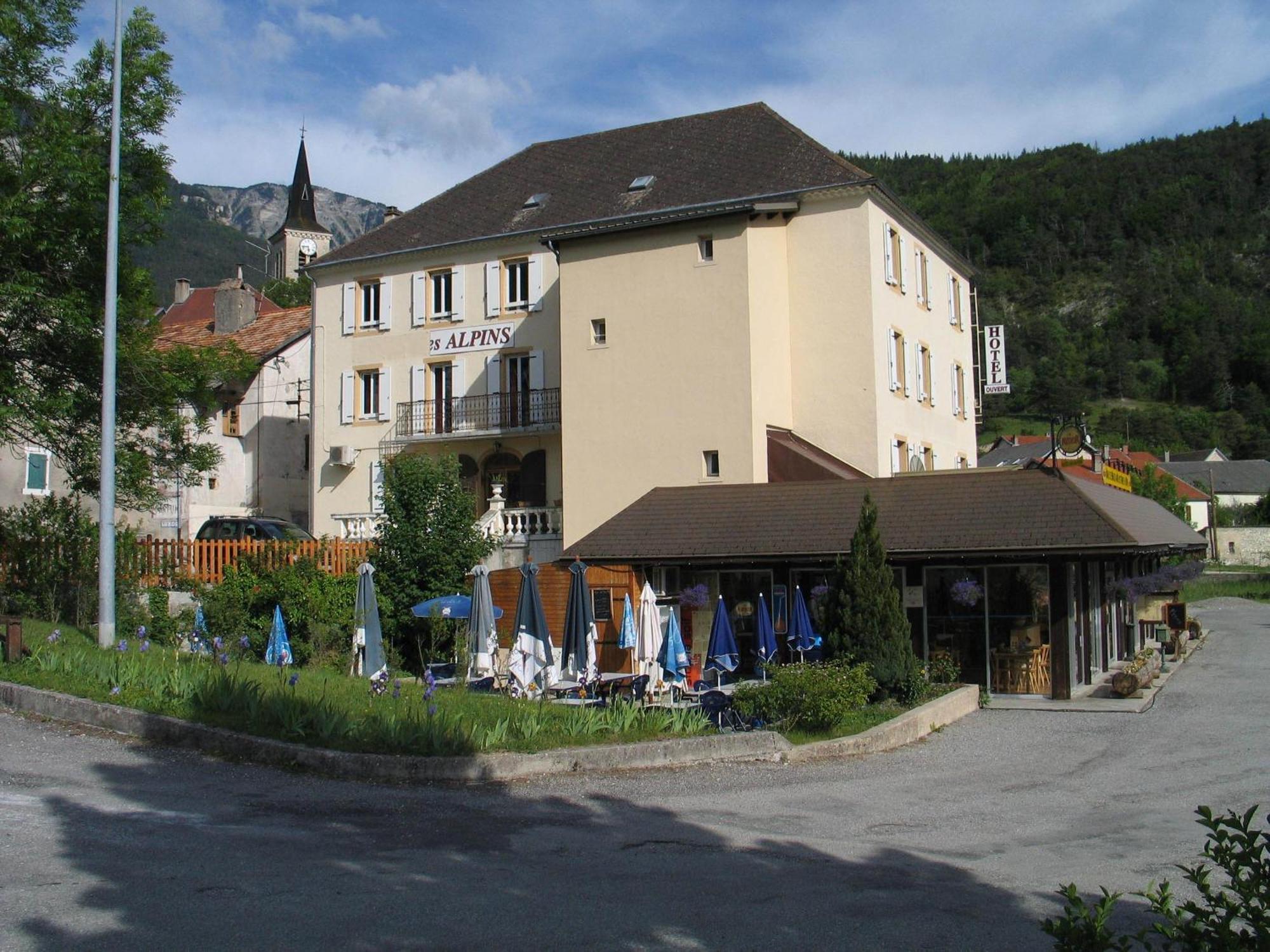 Hotel Restaurant Les Alpins Saint-Julien-en-Beauchêne Zewnętrze zdjęcie