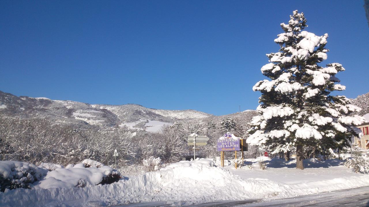 Hotel Restaurant Les Alpins Saint-Julien-en-Beauchêne Zewnętrze zdjęcie